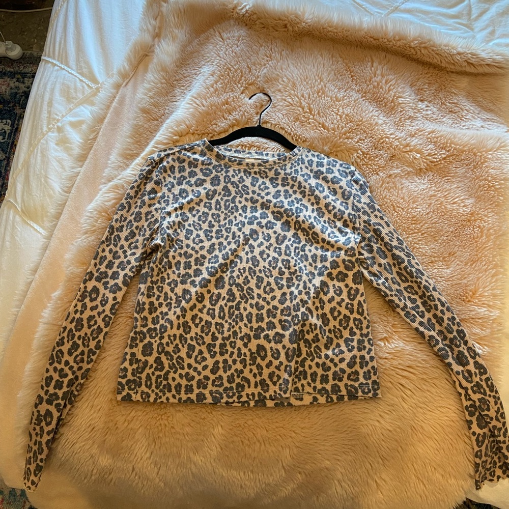 Small semi cropped thermal cheetah long sleeve